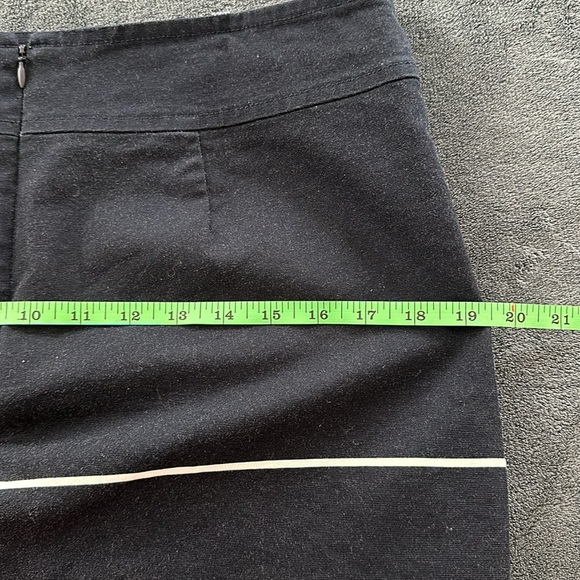 Talbots skirt- size 8 Blue, Red, White $10 - Picture 6 of 7